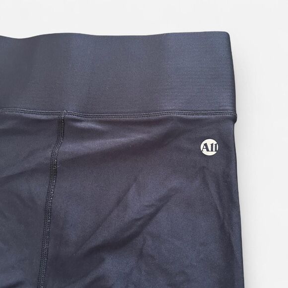 All-access Women's Black and Navy Shorts small - Picture 5 of 6